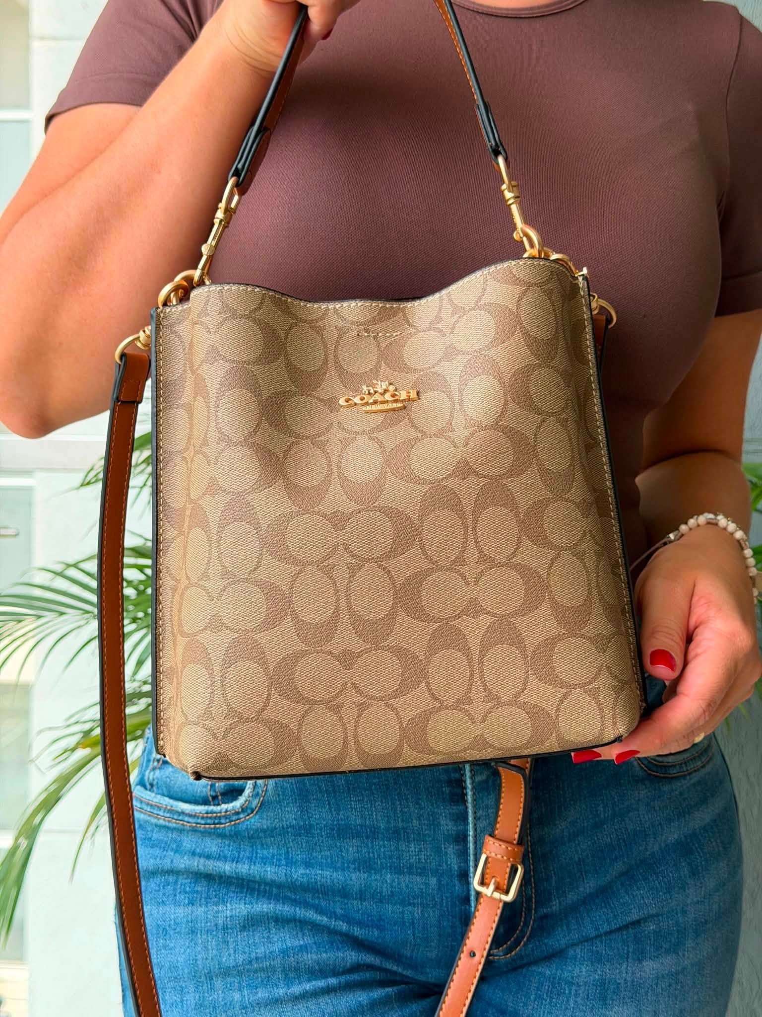 Caro Jewelry & Bags