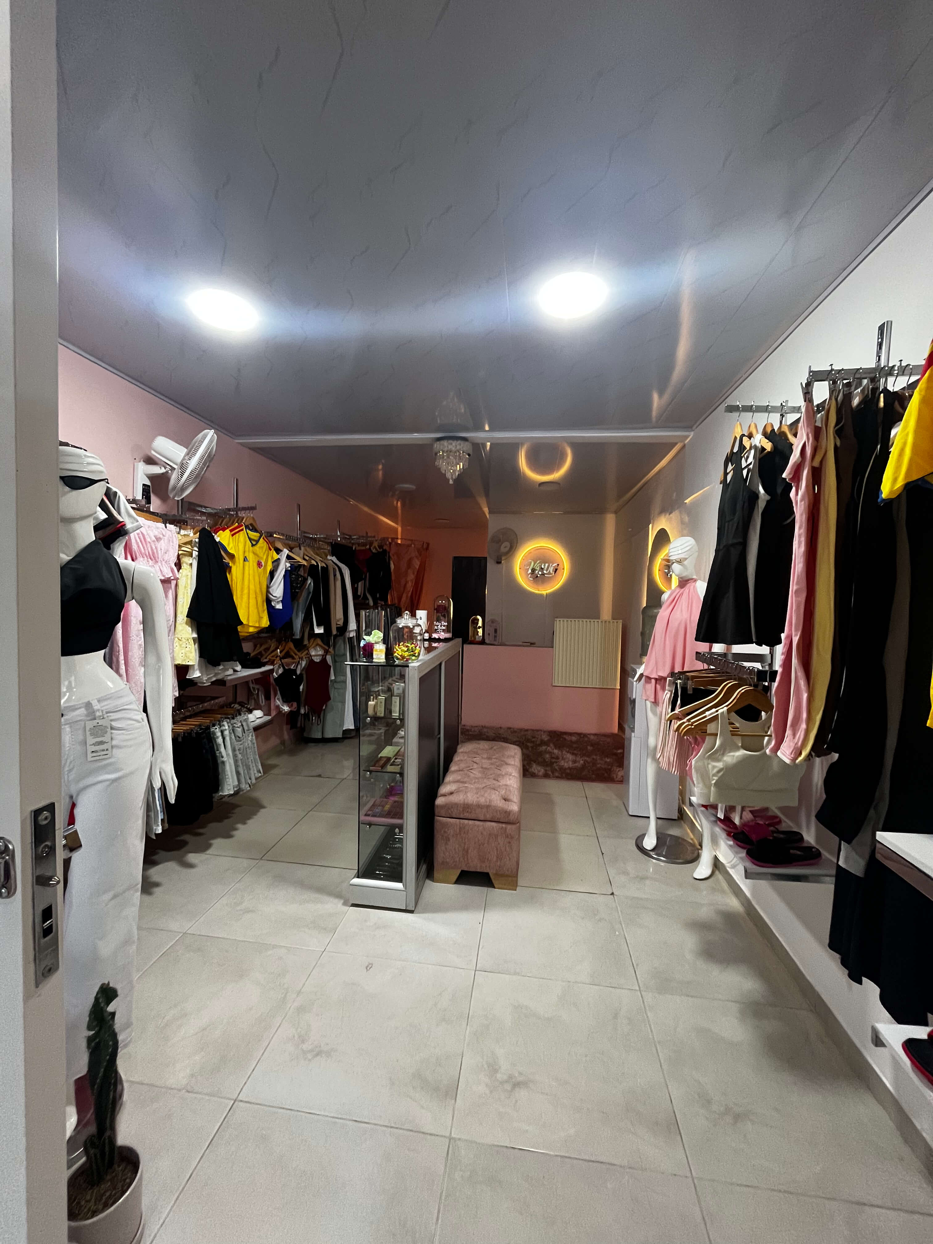 VAJUG BOUTIQUE
