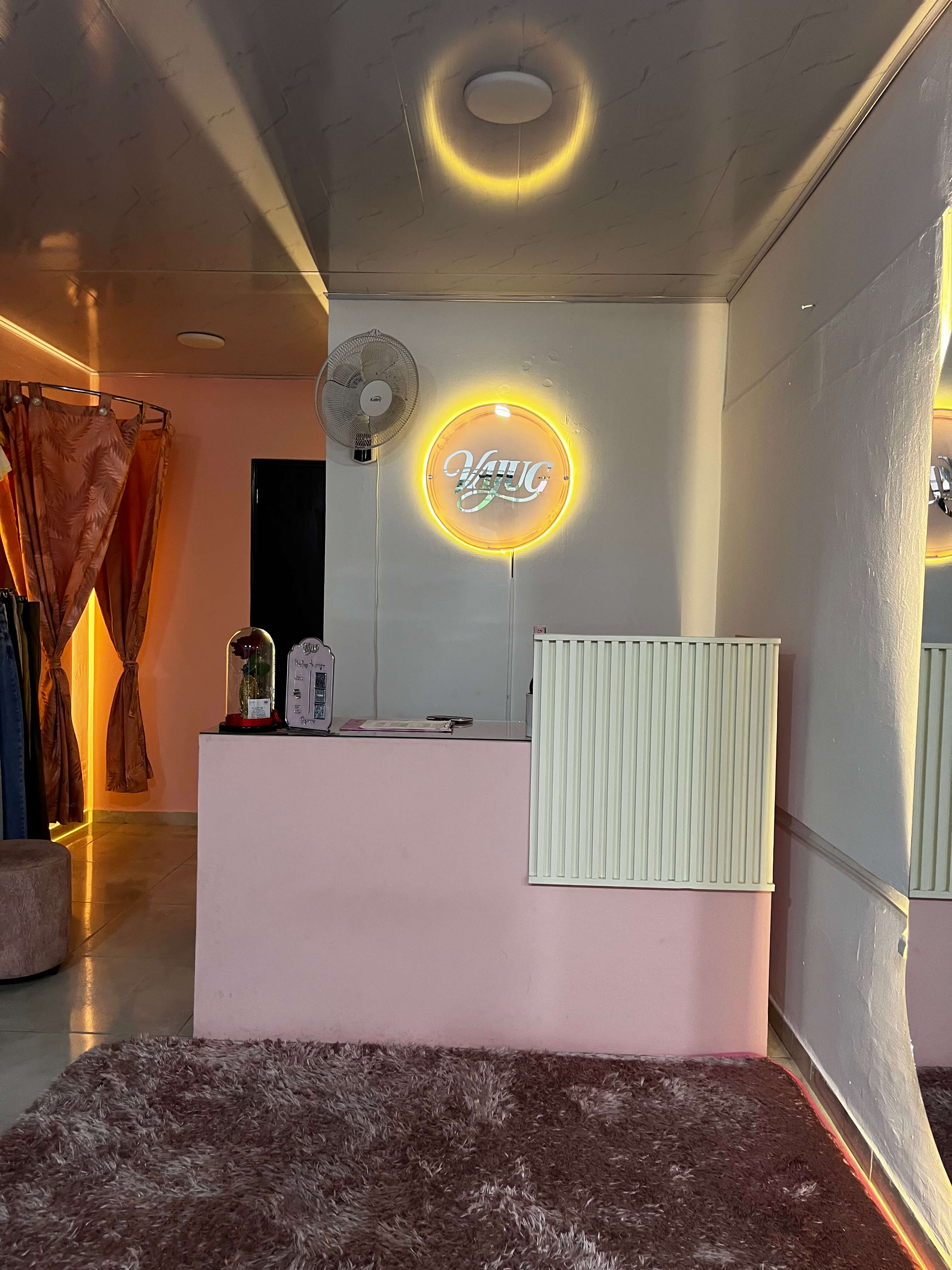 VAJUG BOUTIQUE