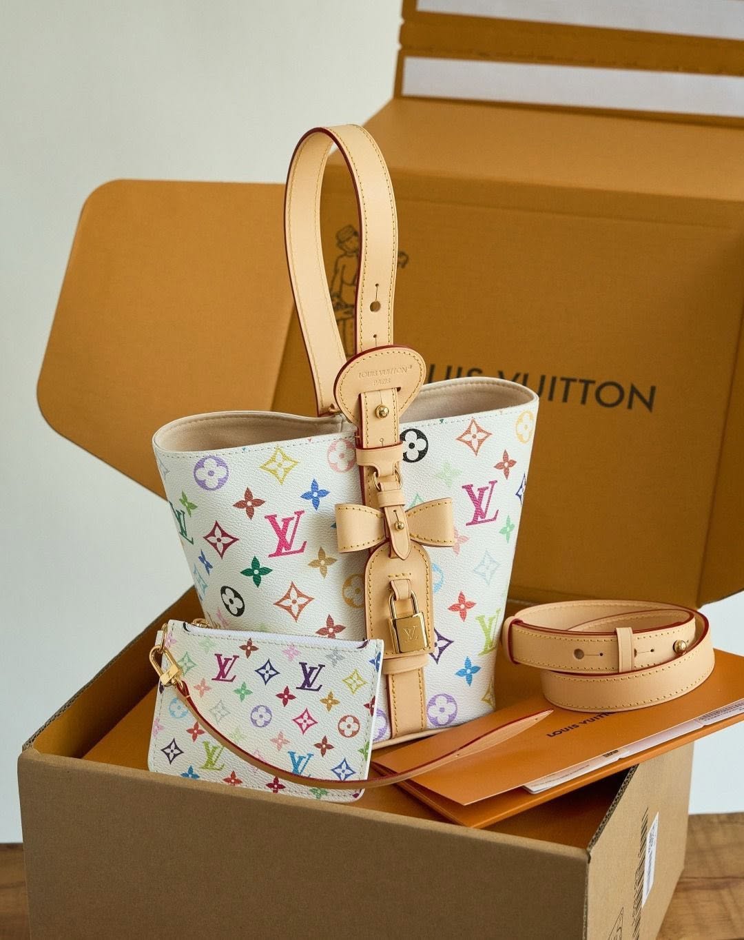 Caro Jewelry & Bags